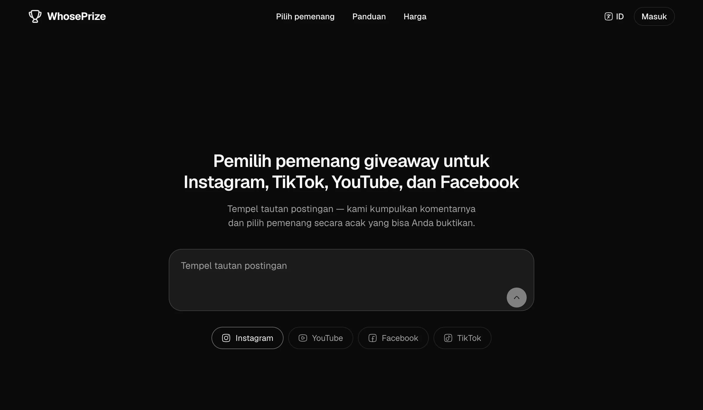 Halaman utama WhosePrize, aplikasi pilih pemenang giveaway, dengan kolom untuk tautan postingan Instagram, TikTok, YouTube, atau Facebook